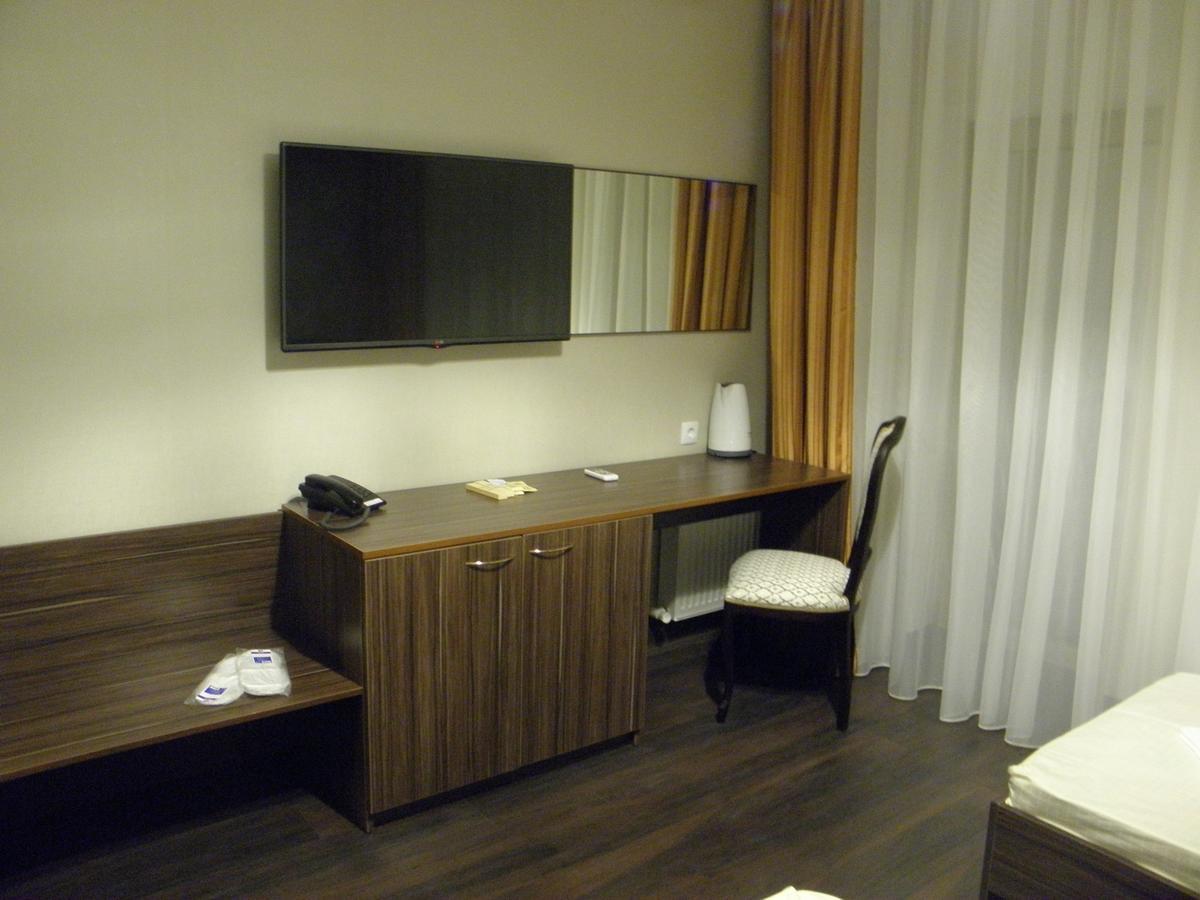 Krts Korona Hotell Sudilovichi Eksteriør bilde